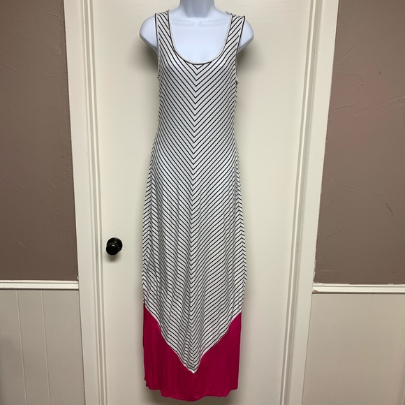 iris Dresses & Skirts - IRIS BLACK AND FUCHSIA SLEEVELESS MAXI DRESS